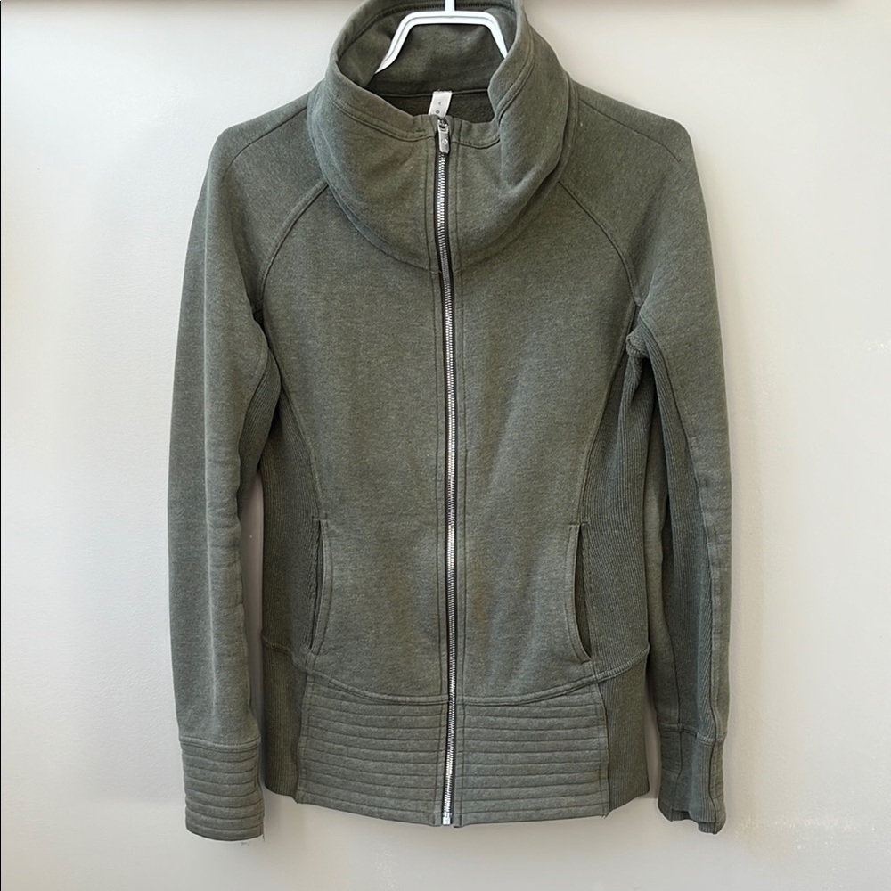 Lulu sweatshirt